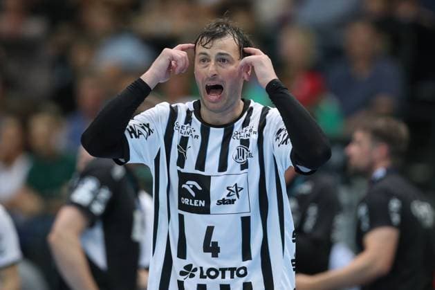 21 09 2025, xtgx, Handball Daikin HBL, SC DHfK Leipzig THW Kiel emspor, v l Domagoj Duvnjak Kiel, 4 gives instructions, gesticulates with arms, gesticulate, gives instructions Leipzig