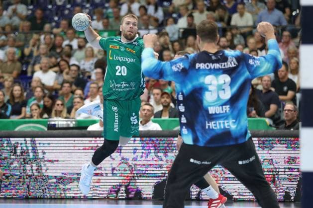 21 09 2025, xtgx, Handball Daikin HBL, SC DHfK Leipzig THW Kiel emspor, v l William Bogojevic Leipzig, 20 throws goal, Torschuetze, scores goal, Treffer, scores the goal Leipzig