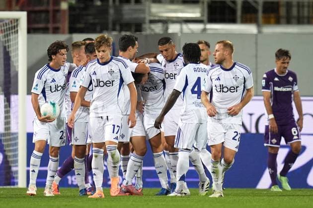 Como™s Marc Oliver Kempf celebrates after scoring the 1-1 goal for his team during the Serie A soccer match between Fiorentina and Como at the Artemio Franchi Stadium in Florence, north Italy - Sunday, September 21, 2025 -  Copyright: xMassimoxPaolone LaPressex