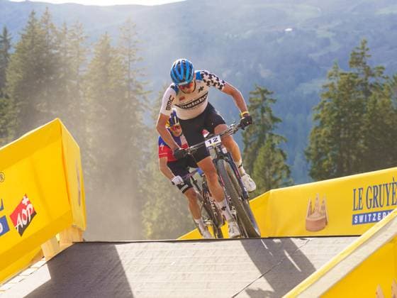 Man Lenzerheide UCI Mountain Bike World Series- XCO Race PUNTENER Fabio from BIKE TEAM SOLOTHURN participates in the Man Lenzerheide UCI MOUNTAIN BIKE WORLD SERIES - XCO race at Lenzerheide Downhill, in Lenzerheide, on September 21, 2025. Lenzerheide Switzerland  Copyright: xFabioxAvernax originalFilename:averna-manlenze250921_np4iy.jpg