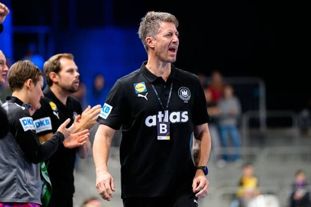 Krefeld Handball Women Laenderspiel Germany Netherlands Coach Markus Gaugisch Germany Krefeld Yayla Arena Nordrhein Westfalen Germany