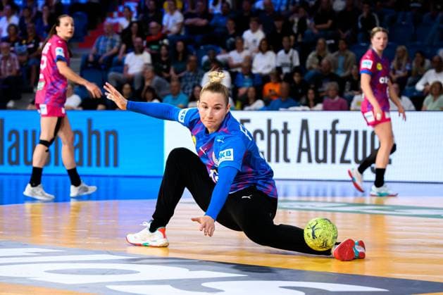 Krefeld Handball Women International Germany Netherlands Goalkeeper Katharina Filter Germany holds the ball Krefeld Yayla Arena Germany
