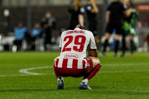 Google Pixel Frauen Bundesliga, 1 FC Köln VfL Wolfsburg 21 09 2025 Vanessa Leimenstoll 1 FC Köln, 29 frustrated, dejected after the last minute defeat Google Pixel Frauen Bundesliga, 1 FC Köln VfL Wolfsburg Köln, Franz Kremer Stadion am 21 09 2025 DFB REGULATIONS PROHIBIT ANY USE OF PHOTOGRAPHS AS IMAGE SEQUENCES AND OR QUASI VIDEO Copyright: xBEAUTIFULxSPORTS Wunderlx
