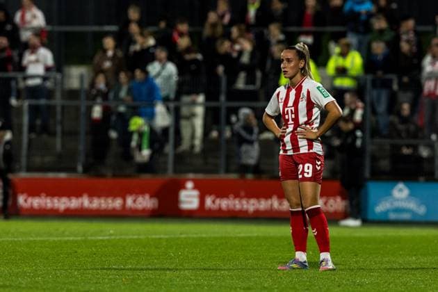 Google Pixel Frauen Bundesliga, 1 FC Köln VfL Wolfsburg 21 09 2025 Vanessa Leimenstoll 1 FC Köln, 29 frustrated, dejected after the last minute defeat Google Pixel Frauen Bundesliga, 1 FC Köln VfL Wolfsburg Köln, Franz Kremer Stadion am 21 09 2025 DFB REGULATIONS PROHIBIT ANY USE OF PHOTOGRAPHS AS IMAGE SEQUENCES AND OR QUASI VIDEO Copyright: xBEAUTIFULxSPORTS Wunderlx