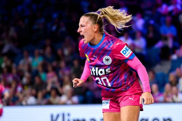 Krefeld Handball Women International Germany Netherlands Jenny Behrend Germany Cheers Joy Emotion Krefeld Yayla Arena Germany