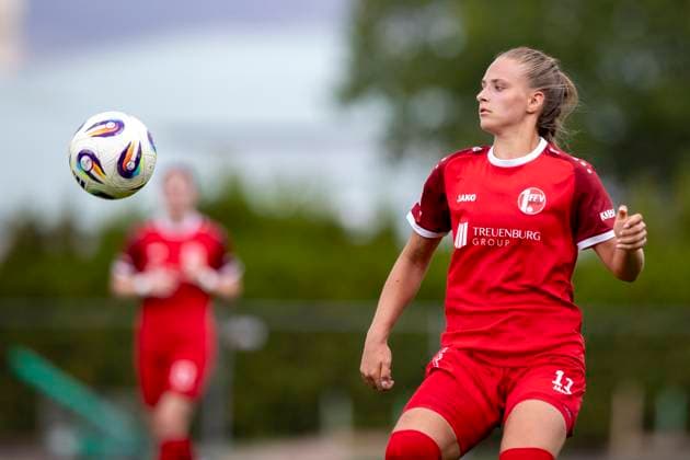 Regionalliga Nordost Frauen 1 FFV Erfurt vs 1 FC Union Berlin II 21 09 2025 Neele Gast 11 1 FFV Erfurt Regionalliga Nordost Frauen 1 FFV Erfurt vs 1 FC Union Berlin II Sportforum Johannesplatz Erfurt 21 09 2025 Copyright: xBEAUTIFULxSPORTS Duehringx