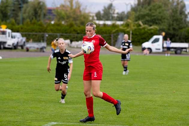 Regionalliga Nordost Frauen 1 FFV Erfurt vs 1 FC Union Berlin II 21 09 2025 Patricia Osburg 5 1 FFV Erfurt Regionalliga Nordost Frauen 1 FFV Erfurt vs 1 FC Union Berlin II Sportforum Johannesplatz Erfurt 21 09 2025 Copyright: xBEAUTIFULxSPORTS Duehringx