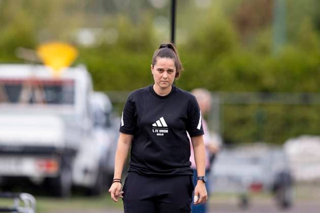 Regionalliga Nordost Frauen 1 FFV Erfurt vs 1 FC Union Berlin II 21 09 2025 Anja Matthes Coach 1 FC Union Berlin II Regionalliga Nordost Frauen 1 FFV Erfurt vs 1 FC Union Berlin II Sportforum Johannesplatz Erfurt 21 09 2025 Copyright: xBEAUTIFULxSPORTS Duehringx