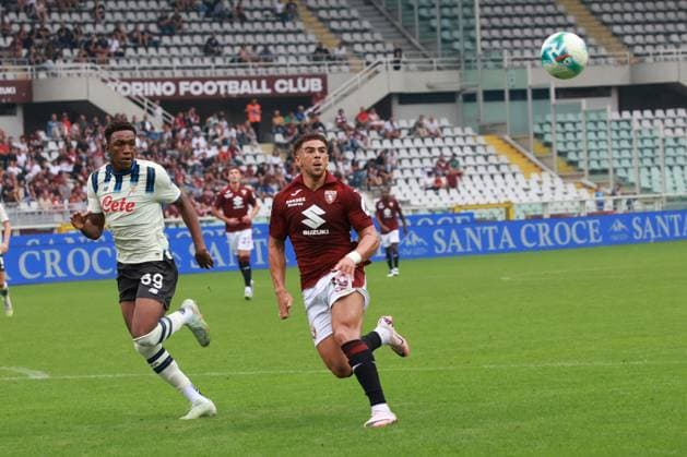 CALCIO - Serie A - Torino FC vs Atalanta BC Che Adams (Torino FC) againts Honest Ahanor (Atalanta BC) during Torino FC vs Atalanta BC, Italian soccer Serie A match in Turin, Italy, September 21 2025 Turin Italy  Copyright: xIPAxSport ABACAx