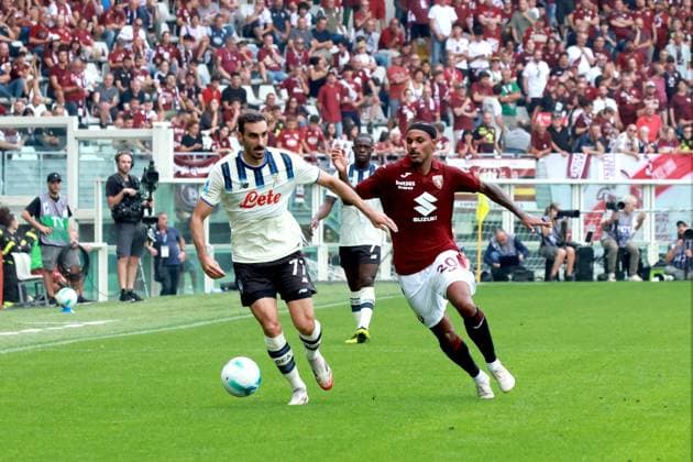 CALCIO - Serie A - Torino FC vs Atalanta BC Valentino Lazaro (Torino FC) againts Davide Zappacosta (Atalanta CFC) during Torino FC vs Atalanta BC, Italian soccer Serie A match in Turin, Italy, September 21 2025 Turin Italy  Copyright: xIPAxSport ABACAx