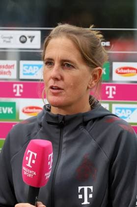 21 09 2025, xsscx, Women Football, 1 FC Koeln VfL Wolfsburg, 1 Fußball Bundesliga, 3 Spieltag, Franz Kremer Stadion, Saison 2025 2026 Britta Carlson Head Coach 1 FC Koeln DFB regulations prohibit any use of photographs as image sequences and or quasi video Nordrhein Westfalen Germany Nordrhein Westfalen Germany