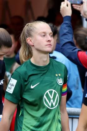 21 09 2025, xsscx, women soccer, 1 FC Koeln VfL Wolfsburg, 1 Fußball Bundesliga, 3 Spieltag, Franz Kremer Stadion, Saison 2025 2026 Janina Minge VfL Wolfsburg 6 DFB regulations prohibit any use of photographs as image sequences and or quasi video Nordrhein Westfalen Germany Nordrhein Westfalen Germany