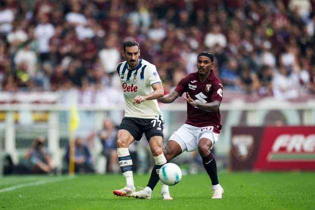 Torino FC v Atalanta BC - Serie A Davide Zappacosta of Atalanta BC competes for the ball with Valentino Lazaro of Torino FC during the Serie A football match between Torino FC and Atalanta BC. Turin Italy Copyright: xNicolòxCampox
