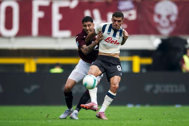 Torino FC v Atalanta BC - Serie A Nikola Krstovic of Atalanta BC comeptes for the ball with Guillermo Maripan of Torino FC Nikola Krstovic of Atalanta BC competes for the ball with Guillermo Maripan of Torino FC during the Serie A football match between Torino FC and Atalanta BC. Turin Italy Copyright: xNicolòxCampox