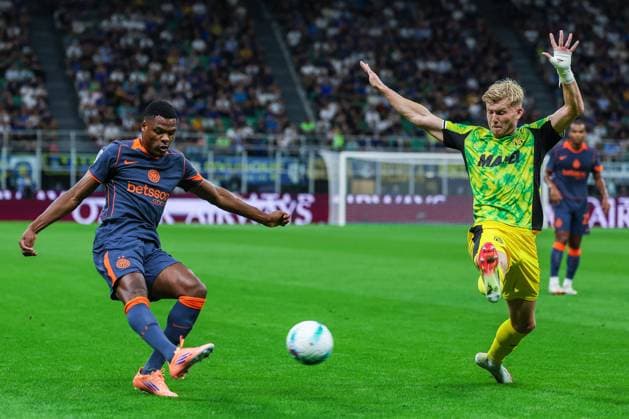 CALCIO - Serie A - Inter - FC Internazionale vs US Sassuolo Denzel Dumfries of FC Internazionale seen in action during Serie A 2025 26 football match between FC Internazionale and US Sassuolo at San Siro Stadium Milan Italy  Copyright: xIPAxSport ABACAx