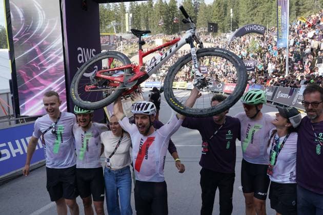 Nino Schurter Ends His Career And Says Goodbye To The XCO World Cup Nino Schurter ends his career and says goodbye to the XCO World Cup during the Man Lenzerheide UCI Mountain Bike World Series - XCO race in Lenzerheide, on September 21, 2025. Lenzerheide Switzerland  Copyright: xFabioxAvernax originalFilename:averna-manlenze250921_npZ4E.jpg