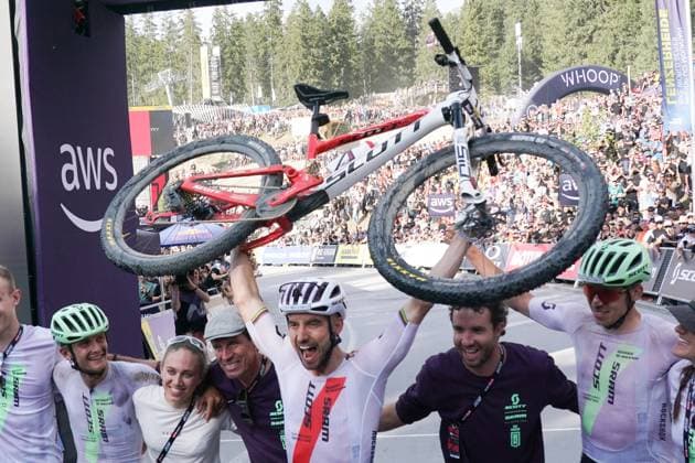 Nino Schurter Ends His Career And Says Goodbye To The XCO World Cup Nino Schurter ends his career and says goodbye to the XCO World Cup during the Man Lenzerheide UCI Mountain Bike World Series - XCO race in Lenzerheide, on September 21, 2025. Lenzerheide Switzerland  Copyright: xFabioxAvernax originalFilename:averna-manlenze250921_np3Ji.jpg