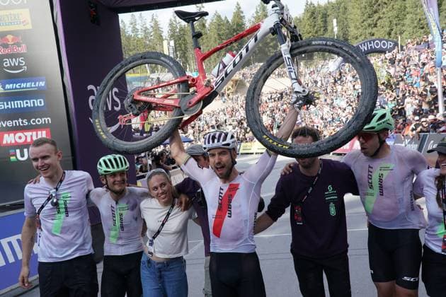 Nino Schurter Ends His Career And Says Goodbye To The XCO World Cup Nino Schurter ends his career and says goodbye to the XCO World Cup during the Man Lenzerheide UCI Mountain Bike World Series - XCO race in Lenzerheide, on September 21, 2025. Lenzerheide Switzerland  Copyright: xFabioxAvernax originalFilename:averna-manlenze250921_npQ9s.jpg