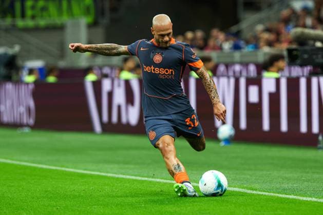 FC Internazionale v US Sassuolo Calcio - Serie A Federico Dimarco of Internazionale Milano is in action during the Serie A match between FC Internazionale and Sassuolo at Giuseppe Meazza Stadium in Milan, Italy, on September 21, 2025. Milan Italy  Copyright: xMattiaxMarteganix originalFilename:martegani-notitle250921_npDZD.jpg