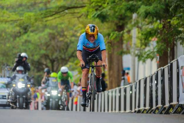 (250922) -- KIGALI, Sept. 22, 2025 -- Remco Evenepoel of Belgium competes during the Men s Elite Individual Time Trial of the 2025 UCI Road World Championships in Kigali, Rwanda, on Sept. 21, 2025. (Photo by Xinhua) (SP)RWANDA-KIGALI-CYCLING-UCI-ROAD WORLD CHAMPIONSHIPS-MEN S ELITE CyrilxNdegeya 