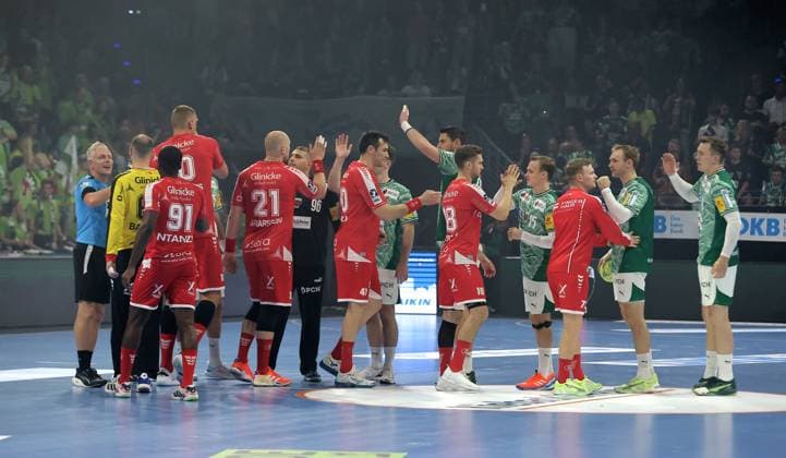 Welcoming the teams before the start of the match Sport Handball HBL Bundesliga Herren 5 Spieltag Saison 2025 2026 21 09 2025 Füchse Berlin vs MT Melsungen