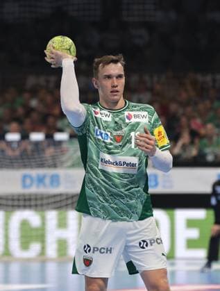 Lasse Andersson on the ball Action upper body Sport Handball HBL Bundesliga Men 5 Matchday Season 2025 2026 21 09 2025 Füchse Berlin vs MT Melsungen