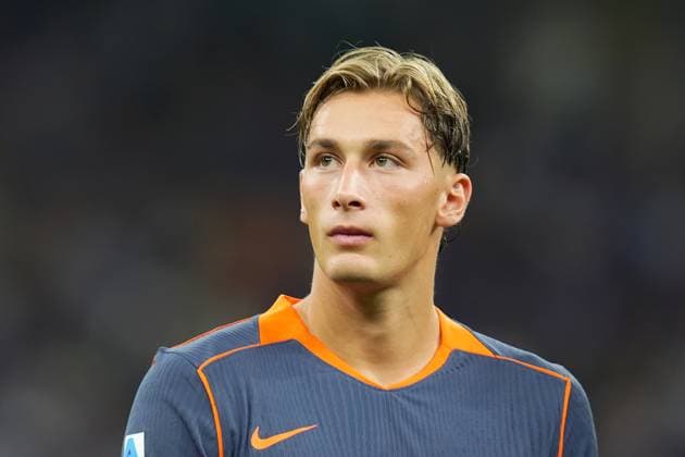 Inter Milan s Francesco Pio Esposito during the Serie A soccer match between Inter and Sassuolo at the San Siro Stadium in Milan , north Italy - Sunday , September 21 , 2025. - Soccer .  Copyright: xSpada LaPressex
