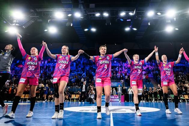 Krefeld Handball Women Laenderspiel Germany Netherlands Jenny Behrend Germany , Julia Maidhof Germany , Alina Grijseels Germany , Nina Engel Germany , Emily Vogel Germany Final Cheer Final Cheer Emotion Joy Krefeld Yayla Arena Nordrhein Westfalen Germany