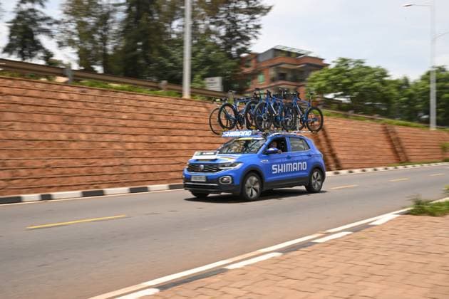 2025 UCI Road World Championships Picture by Chris Auld SWpix.com - 22 09 2025 - Cycling - 2025 UCI Road World Championships - BK Arena to Kigali Convention Centre, Kigali, Rwanda - Women Under-23 Individual Time Trial (ITT) - Shimano Car Copyright: x xSWpix.comx(t axPhotographyxHubxLtd)xChrisxAuld SWpix.comx SWP-3030-5436