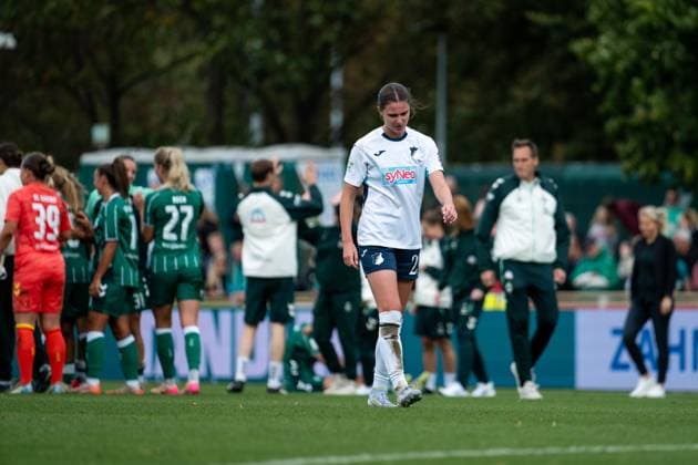 Chiara Hahn TSG Hoffenheim, 23 is disappointed about the defeat, behind her the Bremen players cheer, GER, SV Werder Bremen vs TSG 1899 Hoffenheim, Football Google Pixel Womens Bundesliga, Matchday 3, Season 2025 2026, 21 09 2025 DFB regulations prohibit any use of photographs as image sequences and or quasi video GER, SV Werder Bremen vs TSG 1899 Hoffenheim, Football Google Pixel Womens Bundesliga, Matchday 3, Season 2025 2026, 21 09 2025 Bremen Copyright: xEibner-Pressefoto Memmlerx EP_MMR