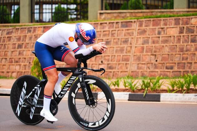 2025 UCI Road World Championships Picture by Zac Williams SWpix.com - 22 09 2025 - Cycling - 2025 UCI Road World Championships - BK Arena to Kigali Convention Centre, Kigali, Rwanda - Women Under-23 Individual Time Trial (ITT) - Zoe Backstedt (Great Britain) Copyright: x xSWpix.comx(t axPhotographyxHubxLtd)xZacxWilliams SWpix.comx SWP-3030-5564