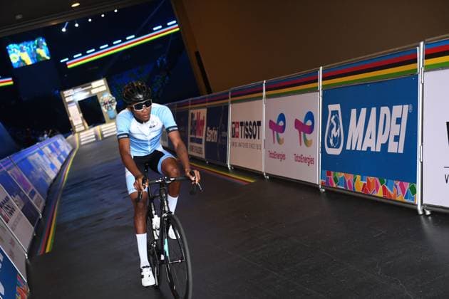 2025 UCI Road World Championships Picture by Simon Wilkinson SWpix.com - 22 09 2025 - Cycling - 2025 UCI Road World Championships - BK Arena to Kigali Convention Centre, Kigali, Rwanda - Men Under-23 Individual Time Trial (ITT) - Gomolemo Kelaotswe (Botswana) Copyright: x xSWpix.comx(t axPhotographyxHubxLtd)xSimonxWilkinson SWpix.comx SWP-3030-5625