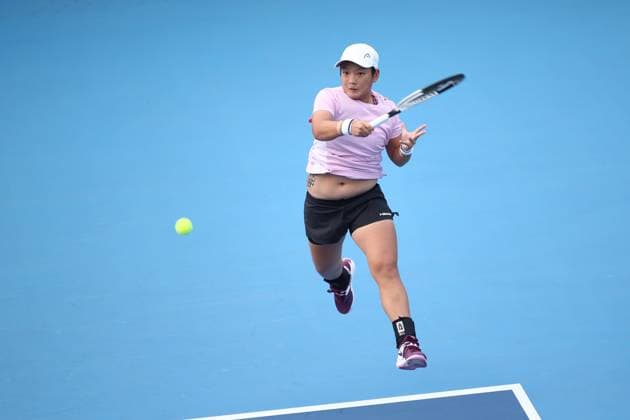 BEIJING, CHINA - SEPTEMBER 22: Jiang Xinyu of China competes in the Women s Singles Qualifying first round match against Moyuka Uchijima of Japan on day 1 of the 2025 China Open at National Tennis Center on September 22, 2025 in Beijing, China.  Copyright: xVCGx 111592532559