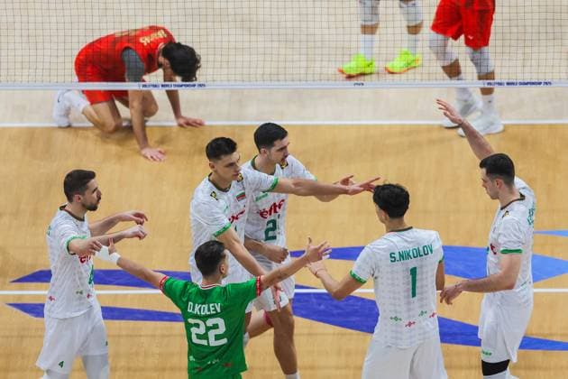 (250922) -- PASAY CITY, Sept. 22, 2025 -- Players of Bulgaria celebrate scoring during the round of 16 match between Bulgaria and Portugal at the FIVB Men s World Championship, WM, Weltmeisterschaft 2025 in Pasay City, the Philippines, on Sept. 22, 2025. ) (SP)PHILIPPINES-PASAY CITY-VOLLEYBALL-FIVB MEN S WORLD CHAMPIONSHIP 2025-BUL VS POR ROUELLExUMALI 