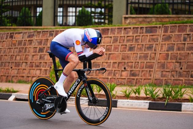 2025 UCI Road World Championships Picture by Zac Williams SWpix.com - 22 09 2025 - Cycling - 2025 UCI Road World Championships - BK Arena to Kigali Convention Centre, Kigali, Rwanda - Men Under-23 Individual Time Trial (ITT) - Callum Thornley (Great Britain) Copyright: x xSWpix.comx(t axPhotographyxHubxLtd)xZacxWilliams SWpix.comx SWP-3030-5736