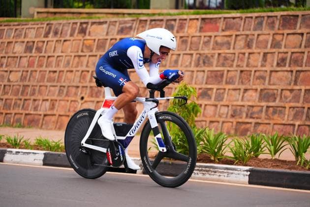 2025 UCI Road World Championships Picture by Zac Williams SWpix.com - 22 09 2025 - Cycling - 2025 UCI Road World Championships - BK Arena to Kigali Convention Centre, Kigali, Rwanda - Men Under-23 Individual Time Trial (ITT) - Maxime Decomble (France) Copyright: x xSWpix.comx(t axPhotographyxHubxLtd)xZacxWilliams SWpix.comx SWP-3030-5749