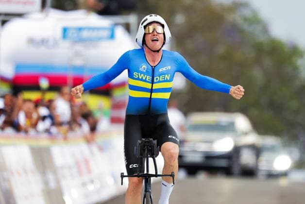 2025 UCI Road World Championships Picture by Alex Whitehead SWpix.com - 22 09 2025 - Cycling - 2025 UCI Road World Championships - BK Arena to Kigali Convention Centre, Kigali, Rwanda - Men Under-23 Individual Time Trial (ITT) - Jakob Soderqvist (Sweden) Wins the Men Under-23 Individual Time Trial (ITT) World Championship, WM, Weltmeisterschaft Copyright: x xSWpix.comx(t axPhotographyxHubxLtd)xAlexxWhitehead SWpix.comx SWP-3030-5796