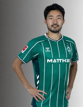 official portrait date SV Werder Bremen 2025 2026 Yukinari Sugawara Werder Bremen 03 1 BL portrait date 2025 2026, xWerderxBremenx xHeidmannxxviaxnordphotoxGmbH nph00001