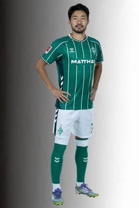 official portrait date SV Werder Bremen 2025 2026 Yukinari Sugawara Werder Bremen 03 1 BL portrait date 2025 2026, xWerderxBremenx xHeidmannxxviaxnordphotoxGmbH nph00001