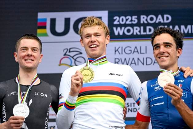 UCI 2025 Road World Championship, WM, Weltmeisterschaft Kigali 22 09 2025 KIGALI, RWANDA - SEPTEMBER 22 : Soderqvist Jakob (SWE), Pringle Nate (NZL) and Decomble Maxime (FRA) during the Men U23 Individual Time Trial of the UCI Road World Championships 2025 92nd edition an UCI World Championships cycling race of 31.2 km with start in Kigali and finish in Kigali on September 22, 2025 in Kigali, Rwanda, 22 09 2025 Kigali Rwanda  Copyright: xJanxDexMeuleneirx