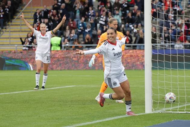 22 09 2025, xgrfx, Soccer Google Pixel Women Bundesliga, Eintracht Frankfurt RB Leipzig v l Tor, Ereleta Memeti Eintracht Frankfurt DFL DFB REGULATIONS PROHIBIT ANY USE OF PHOTOGRAPHS as IMAGE SEQUENCES and or QUASI VIDEO Frankfurt am Main