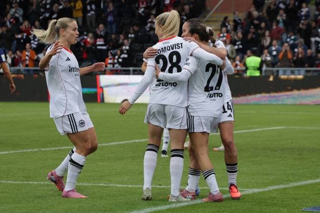 22 09 2025, xgrfx, Soccer Google Pixel Women Bundesliga, Eintracht Frankfurt RB Leipzig v l Tor, Ereleta Memeti Eintracht Frankfurt DFL DFB REGULATIONS PROHIBIT ANY USE OF PHOTOGRAPHS as IMAGE SEQUENCES and or QUASI VIDEO Frankfurt am Main