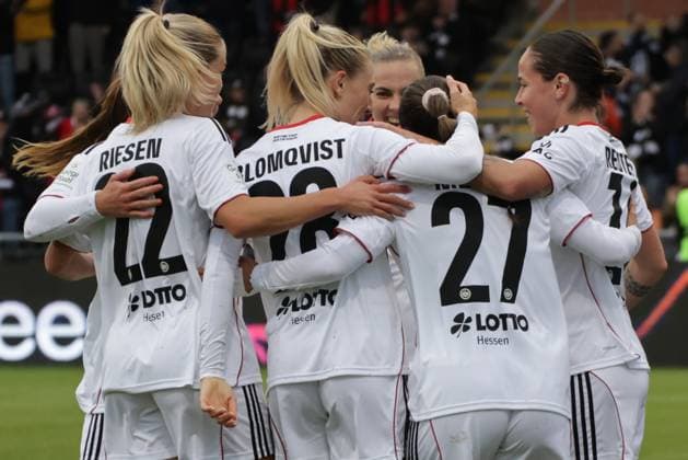 22 09 2025, xgrfx, Soccer Google Pixel Women Bundesliga, Eintracht Frankfurt RB Leipzig v l Tor, Ereleta Memeti Eintracht Frankfurt DFL DFB REGULATIONS PROHIBIT ANY USE OF PHOTOGRAPHS as IMAGE SEQUENCES and or QUASI VIDEO Frankfurt am Main