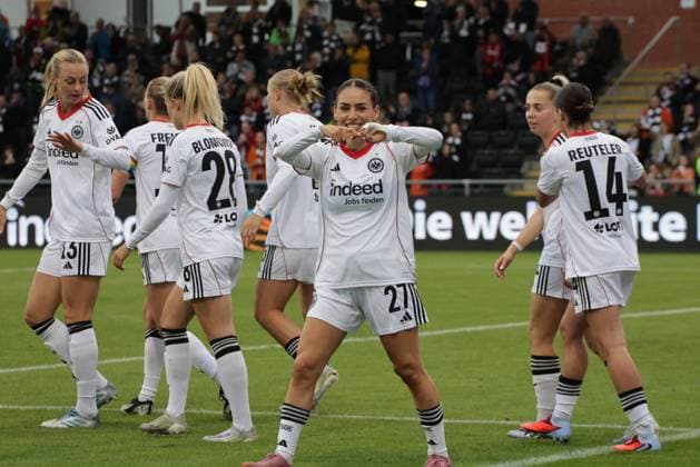 22 09 2025, xgrfx, Soccer Google Pixel Women Bundesliga, Eintracht Frankfurt RB Leipzig v l Tor, Ereleta Memeti Eintracht Frankfurt DFL DFB REGULATIONS PROHIBIT ANY USE OF PHOTOGRAPHS as IMAGE SEQUENCES and or QUASI VIDEO Frankfurt am Main