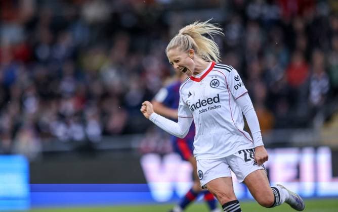 DEU, Frankfurt, Eintracht Frankfurt vs RB Leipzig, Google Pixel Frauen Bundesliga DFB, Saison 2526, Stadion am Bretanobad, 3 Spieltag, im Bild Rebecka Blomqvist Eintracht Frankfurt 28 scores the goal to 2 1, Jubel und Freude DFB DFL REGULATIONS PROHIBIT ANY USE OF PHOTOGRAPHS AS IMAGE SEQUENCES AND OR QUASI VIDEO, 22 09 2025, Copyright: HMBxMedia HendrikxHamelau