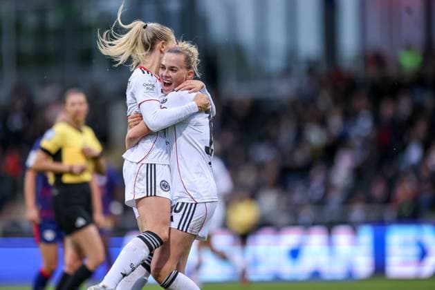DEU, Frankfurt, Eintracht Frankfurt vs RB Leipzig, Google Pixel Frauen Bundesliga DFB, Saison 2526, Stadion am Bretanobad, 3 Spieltag, im Bild Rebecka Blomqvist Eintracht Frankfurt 28 scores the goal to 2 1, Jubel und Freude DFB DFL REGULATIONS PROHIBIT ANY USE OF PHOTOGRAPHS AS IMAGE SEQUENCES AND OR QUASI VIDEO, 22 09 2025, Copyright: HMBxMedia HendrikxHamelau