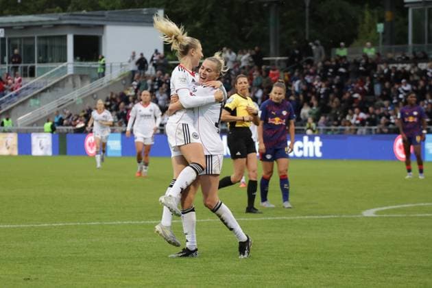 22 09 2025, xgrfx, Soccer Google Pixel Women Bundesliga, Eintracht Frankfurt RB Leipzig v l Goal, Rebecka Blomqvist Eintracht Frankfurt DFL DFB REGULATIONS PROHIBIT ANY USE OF PHOTOGRAPHS as IMAGE SEQUENCES and or QUASI VIDEO Frankfurt am Main