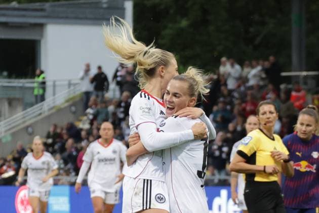 22 09 2025, xgrfx, Soccer Google Pixel Women Bundesliga, Eintracht Frankfurt RB Leipzig v l Goal, Rebecka Blomqvist Eintracht Frankfurt DFL DFB REGULATIONS PROHIBIT ANY USE OF PHOTOGRAPHS as IMAGE SEQUENCES and or QUASI VIDEO Frankfurt am Main