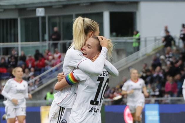 22 09 2025, xgrfx, Soccer Google Pixel Women Bundesliga, Eintracht Frankfurt RB Leipzig v l Goal, Rebecka Blomqvist Eintracht Frankfurt DFL DFB REGULATIONS PROHIBIT ANY USE OF PHOTOGRAPHS as IMAGE SEQUENCES and or QUASI VIDEO Frankfurt am Main