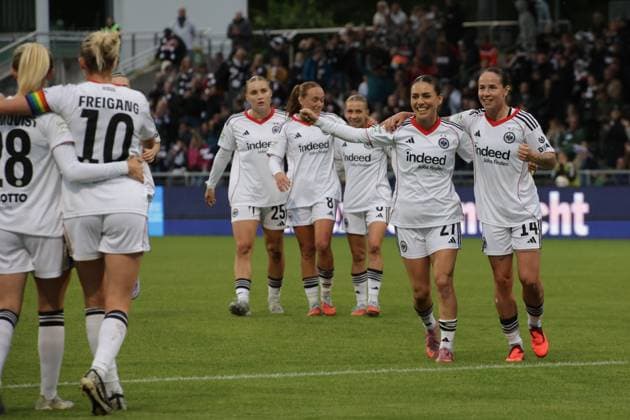 22 09 2025, xgrfx, Soccer Google Pixel Women Bundesliga, Eintracht Frankfurt RB Leipzig v l Goal, Rebecka Blomqvist Eintracht Frankfurt DFL DFB REGULATIONS PROHIBIT ANY USE OF PHOTOGRAPHS as IMAGE SEQUENCES and or QUASI VIDEO Frankfurt am Main